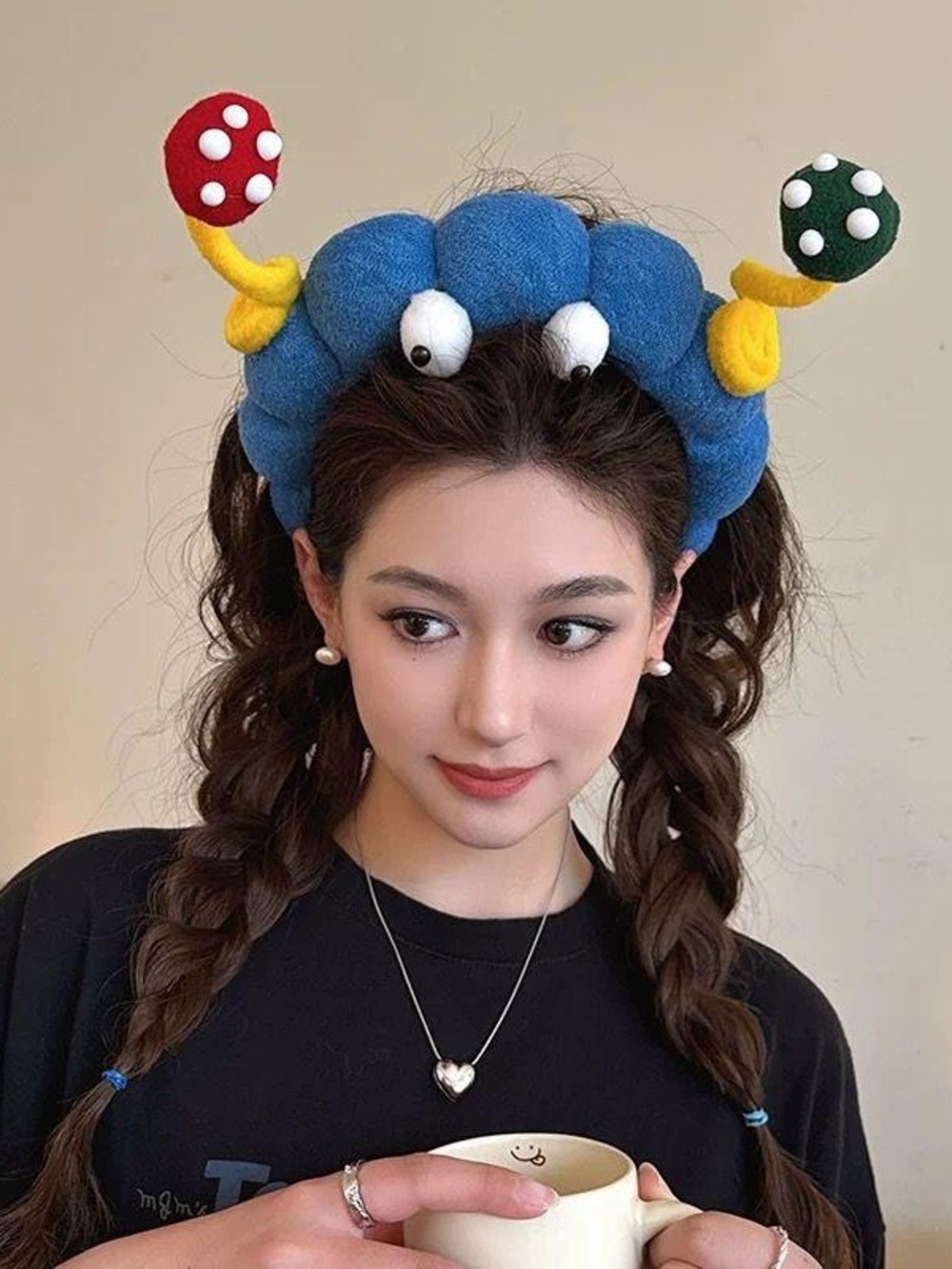 Wiggly Alien Mushroom Spa Headband - Picture 9 of 11